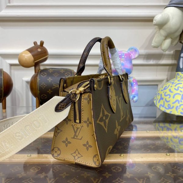 Styling the LV ONTHEGO Monogram East West Bag