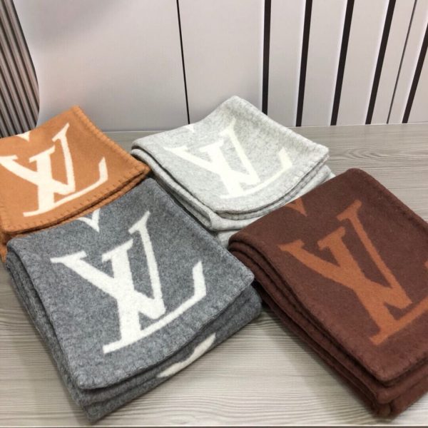 LV Autumn and Winter Scarf